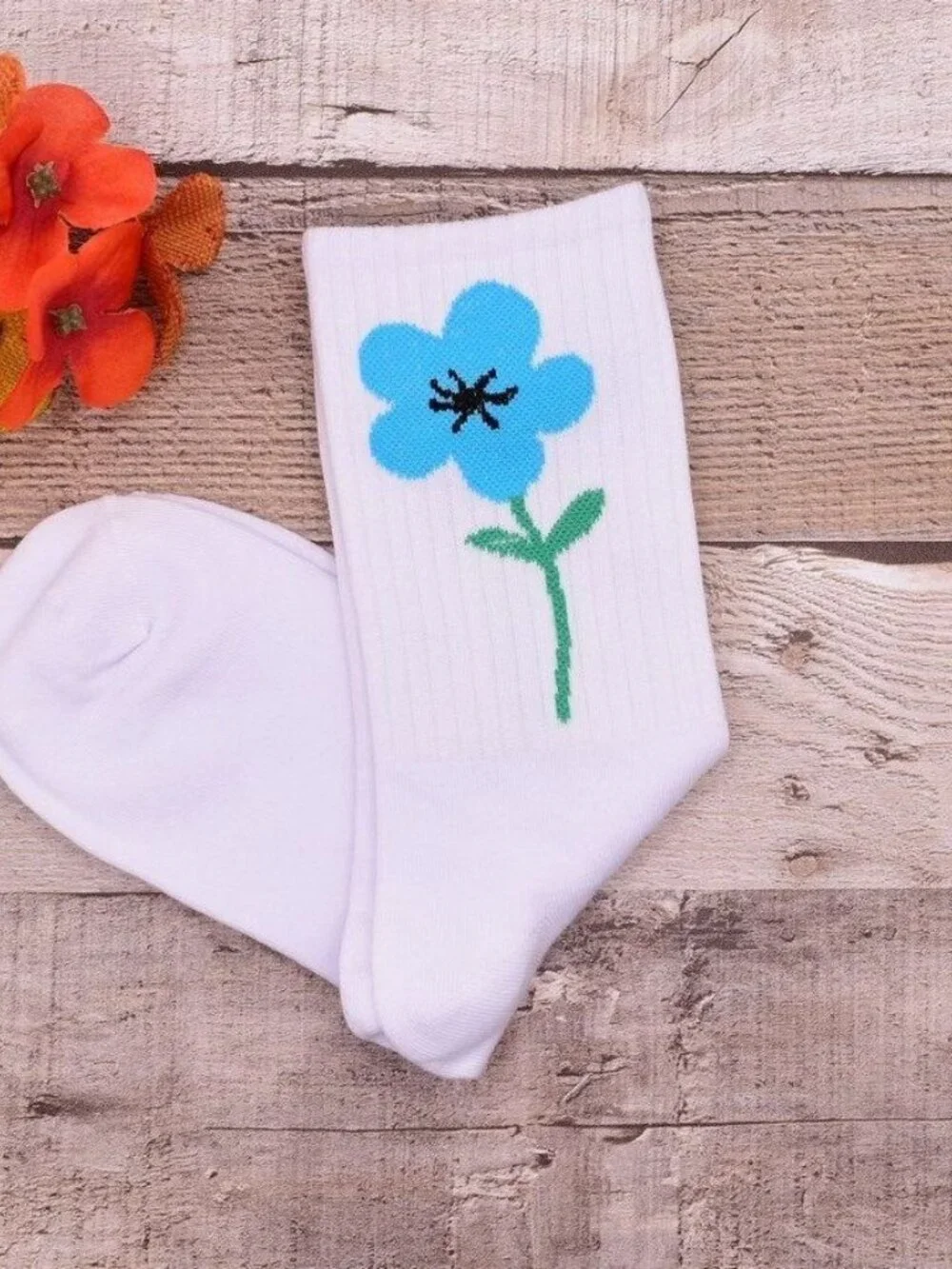 Minimal Garden Womens Flower Socks Blue on White Gift Packaged